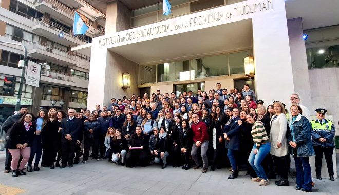 Izamiento patrio en Casa Central: el IPSST rindió homenaje al Día de la Independencia