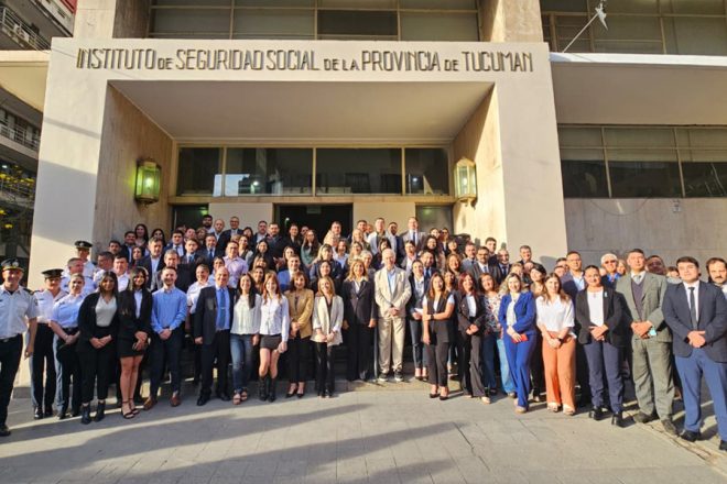 Izamiento patrio en Casa Central: el IPSST conmemoró la Batalla de Tucumán