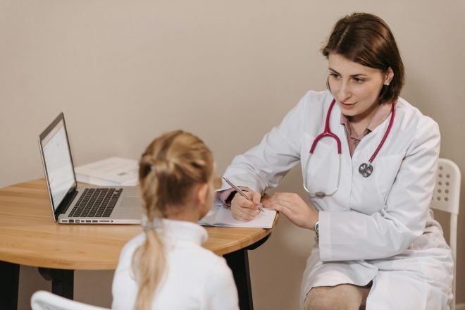 Ficha médica escolar con cobertura del 100% para afiliados del IPSST